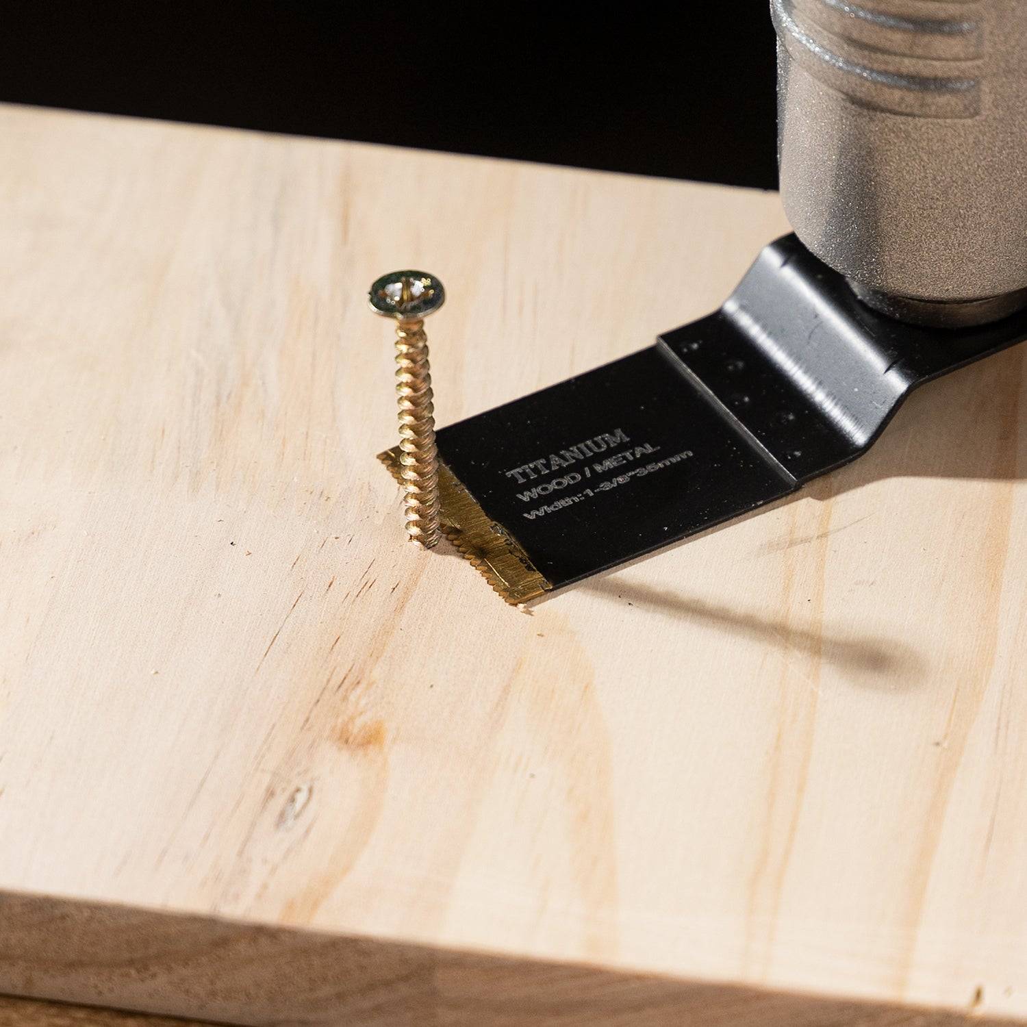 Titanium Oscillating Multi Tool Saw Blades, 1-3/8 Inch, Hard and Efficient, for Nail and Wood Cutting